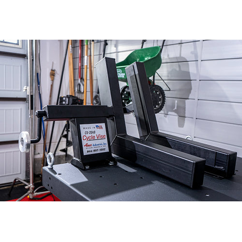 CV-2049  Cycle Vise